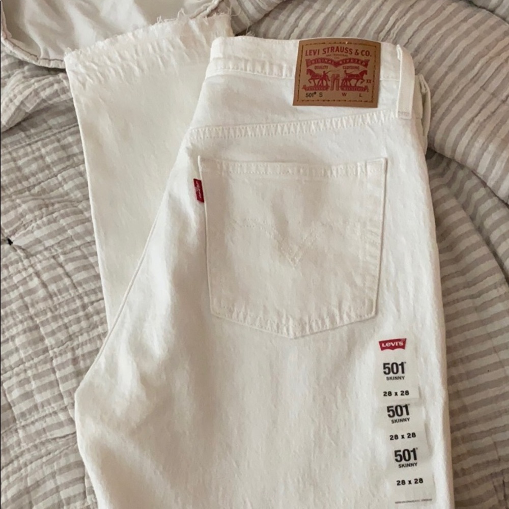 Levi’s White Denim 🌟